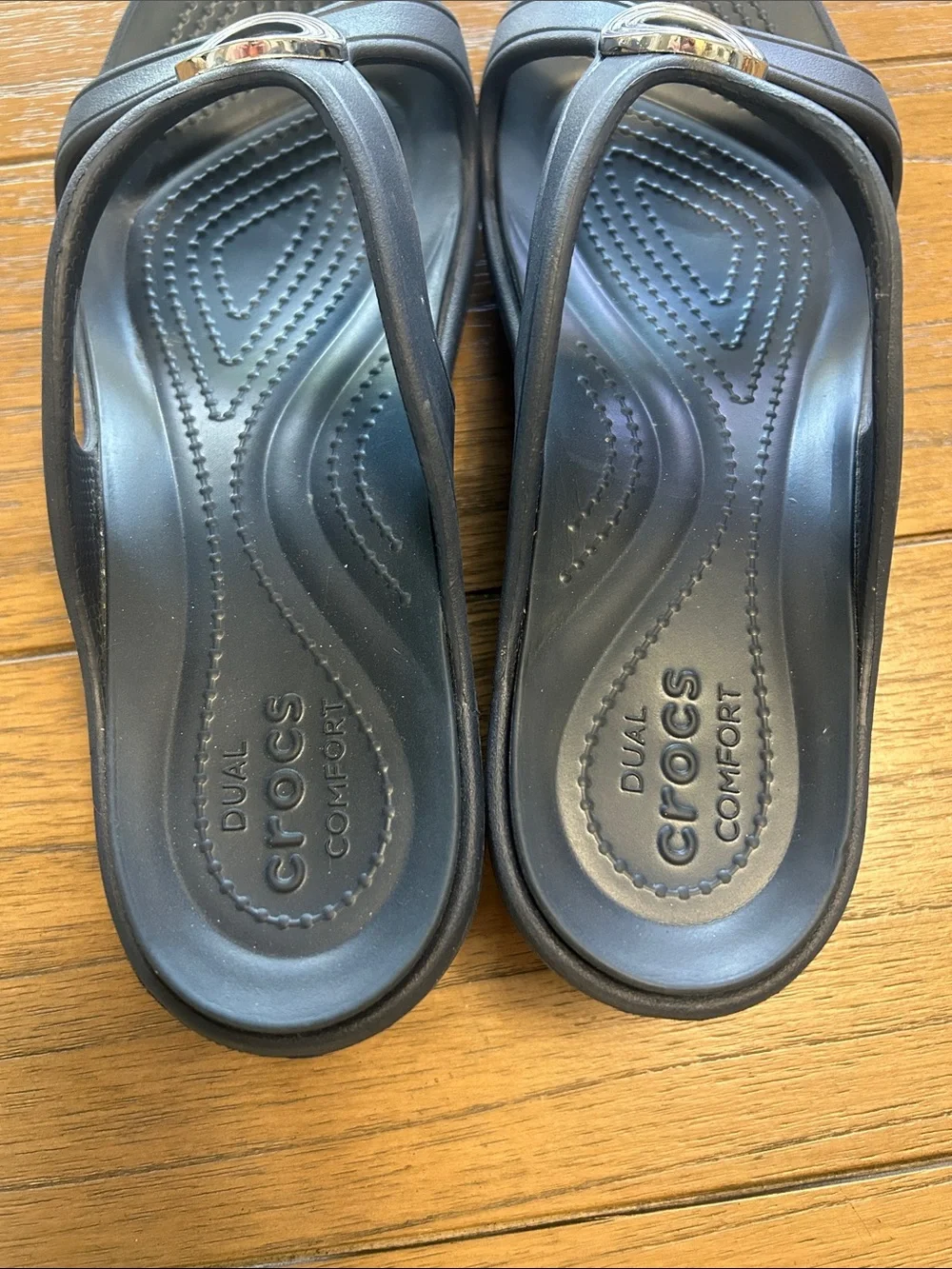 CROCS NWOB navy dual comfort Slip-On Wedge Sandals with Silver Ring - Picture 3 of 6